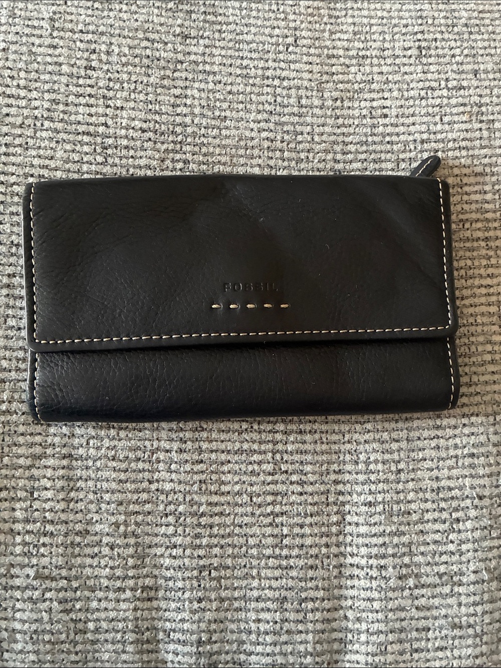Fossil Black Leather Trifold long Wallet with Contrast Stitching vintage